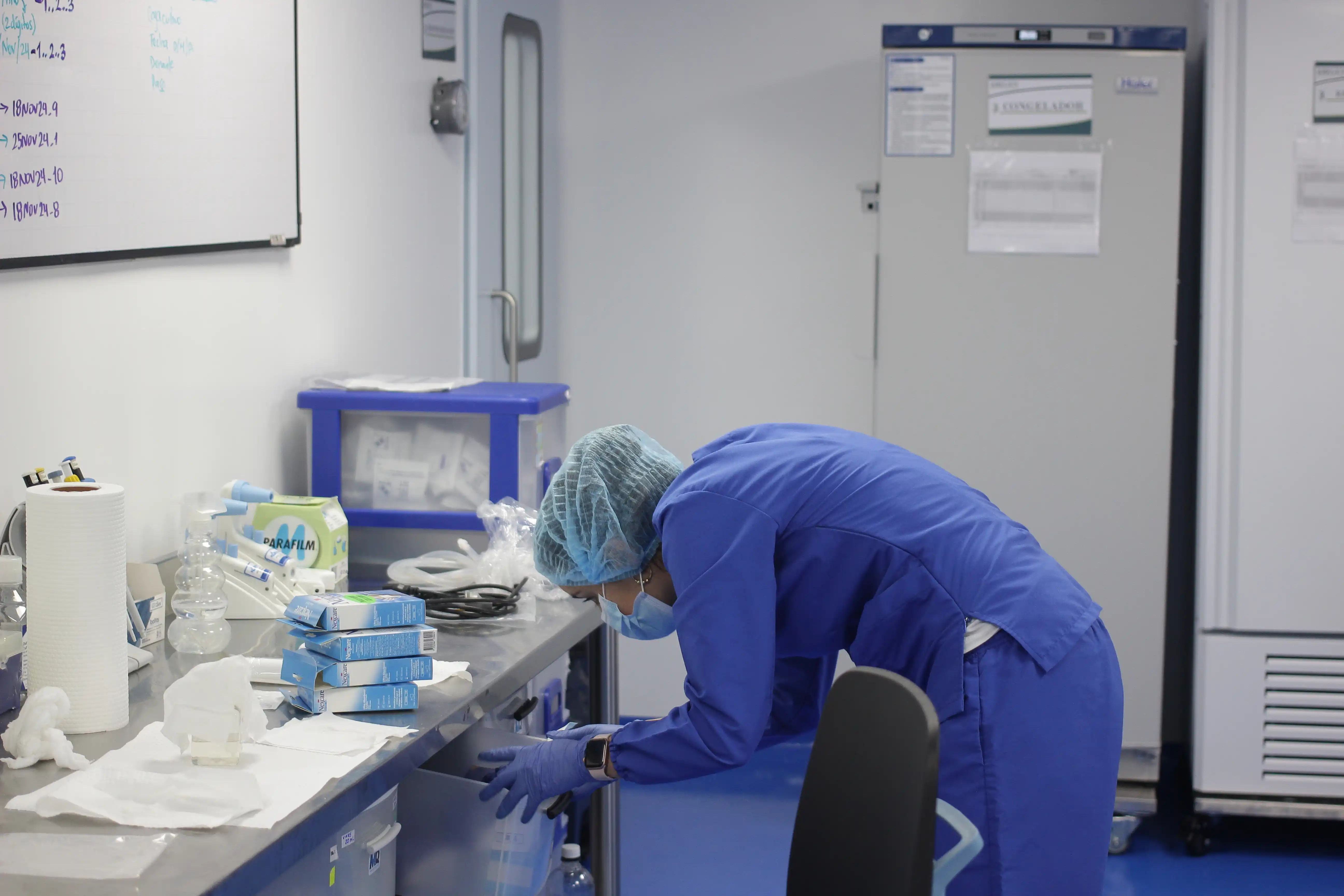 Equipo de laboratorio y material de análisis
